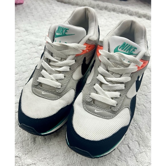 Size 6.5 - Nike Air Max Correlate White Black New Green Women‎ - Picture 1 of 5